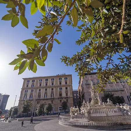 Cla.pa H. Group - Dislocated Hospitality * ナポリ