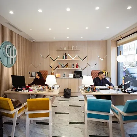 Cla.pa H. Group - Dislocated Hospitality * Napels